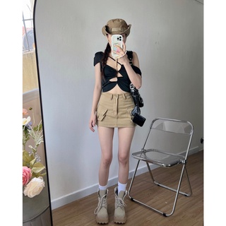 Áo thun crop cutout ngực ĐEN
