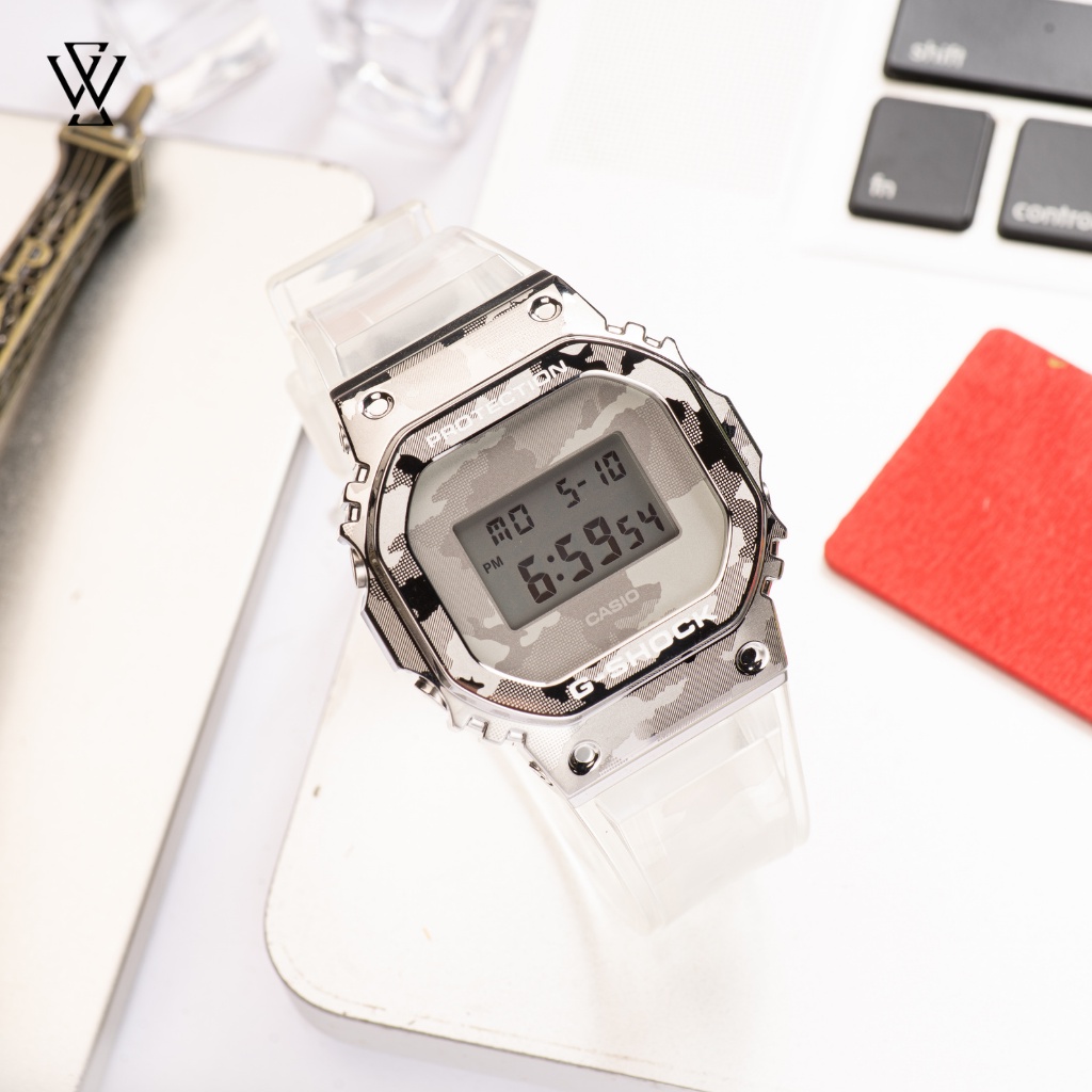 Đồng Hồ Điện Tử Nam Casio G-Shock WATCHSTORE GM-5600SCM-1DR Thiết Kế Mặt Kính Khoáng 43mm, Vỏ Carbon Và Dây Nhựa Bền Bỉ