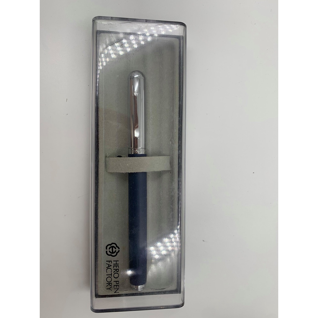 Bút máy cổ Hero 395