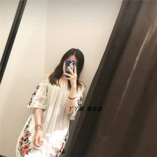 Đầm trễ vai Zara- D0046