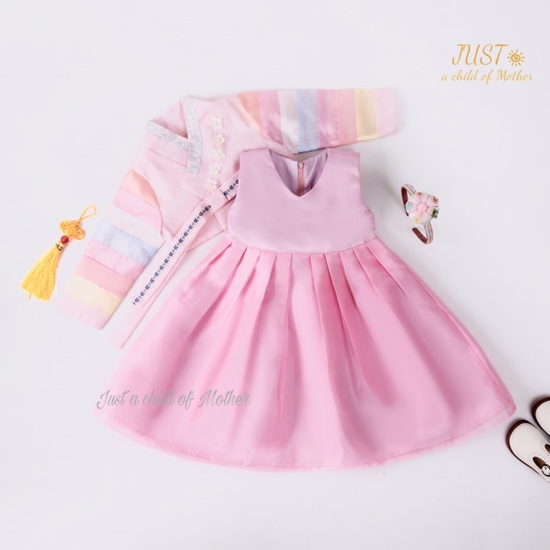 Váy Hanbok cho bé Gái ,Vải gấm Sa hàn dáng lửng màu Hồng sen nhẹ nhàng xinh xắn can tay phối màu lạ mắt