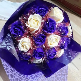 Hoa hồng sáp bó tròn 19 bông bọc tuyết