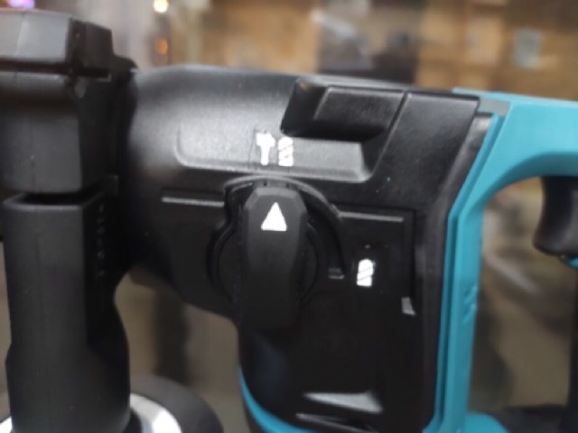 Máy khoan bê tông 2 chức năng dùng pin 18V Makita DHR171Z