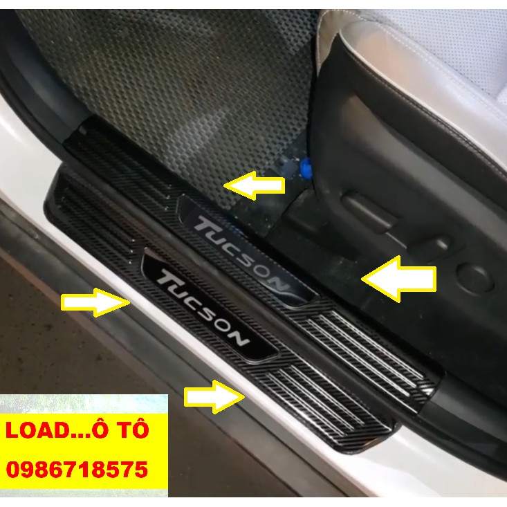 Ốp Bậc Cửa, Nẹp Bước Chân Trong Ngoài Xe Huyndai Tucson 2022-2018 Mẫu Vân Carbon Cao Cấp