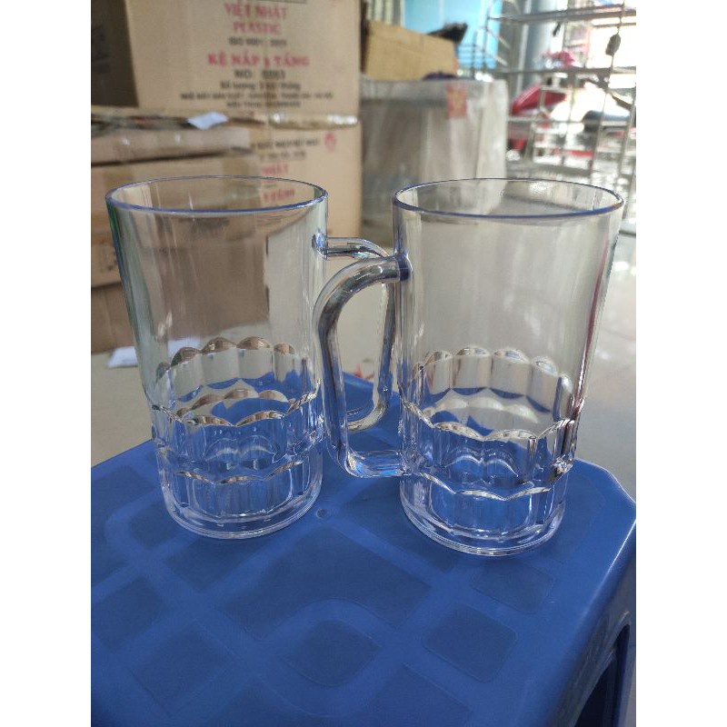 Cốc nhựa kính uống bia có quai acrylic siêu bền