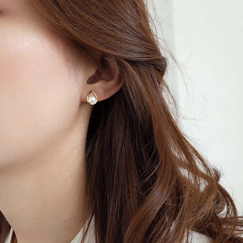 Khuyên tai nữ trang đính ngọc trai tạo hình độc đáo sang trọng