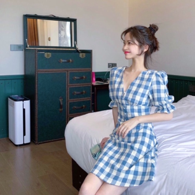 Đầm caro xanh nút bọc