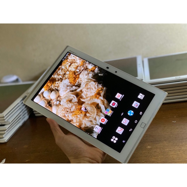 Máy tính bảng Fujitsu F03G màn 2k siêu mạnh , chống nước giá rẻ nội địa Nhật