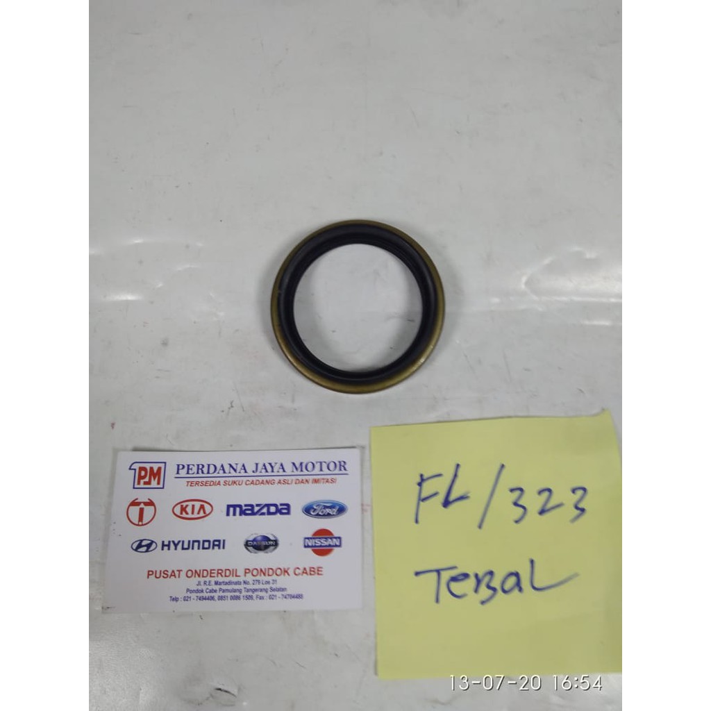 Nắp Đậy Trục Bánh Xe Hơi Ford Laser Mazda 323 Nissan Sunny B11