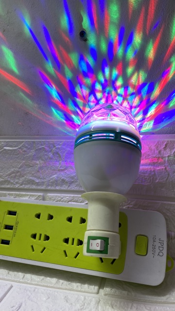 Đèn led 7 màu xoay đuôi E27