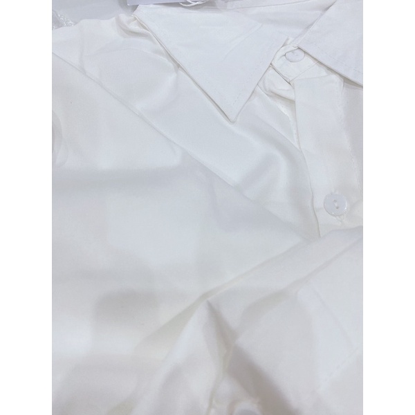 Áo sơ mi form rộng xẻ vạt