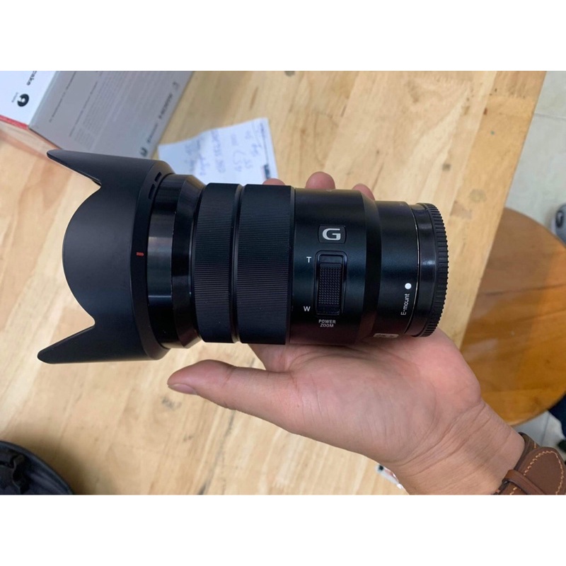 Ống kính Sony E PZ 18-105mm f/4 G OS kèm hood