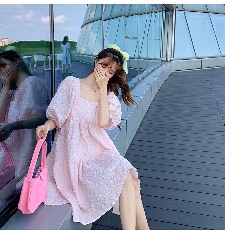 Đầm Cổ Vuông Dáng Rộng Thời Trang Xinh Xắn