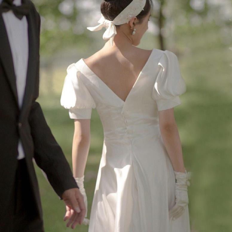 Đầm cưới trắng cổ V sang chảnh ( Hình chụp thật) [HÀNG CHẤT LƯỢNG] | BigBuy360 - bigbuy360.vn