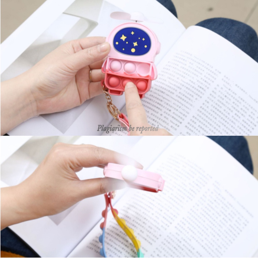 Đồ Chơi Quạt Cầm Tay Mini 3 Trong 1 Đa Chức Năng Bằng Silicone Có Móc Khóa Pop it Fidget
