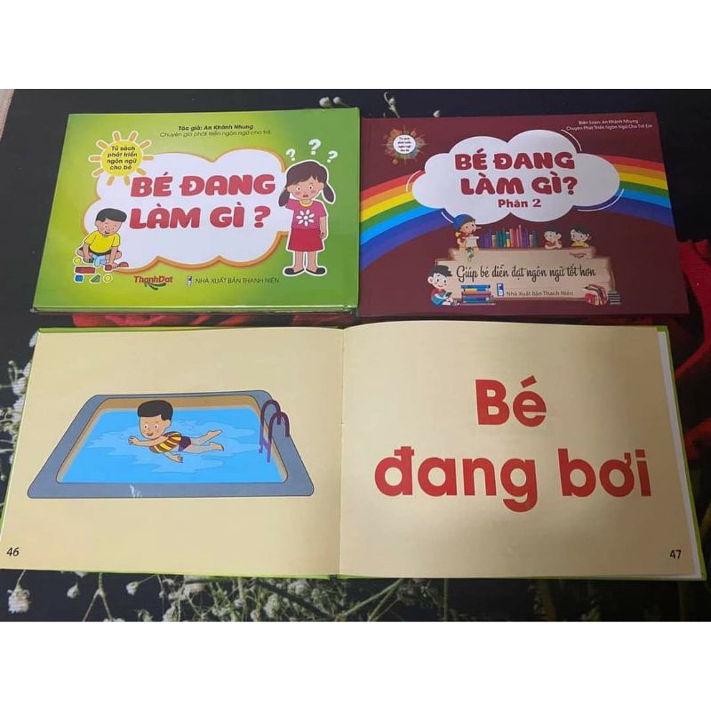 Hót Combo 2 quyển bé đang làm gì hot