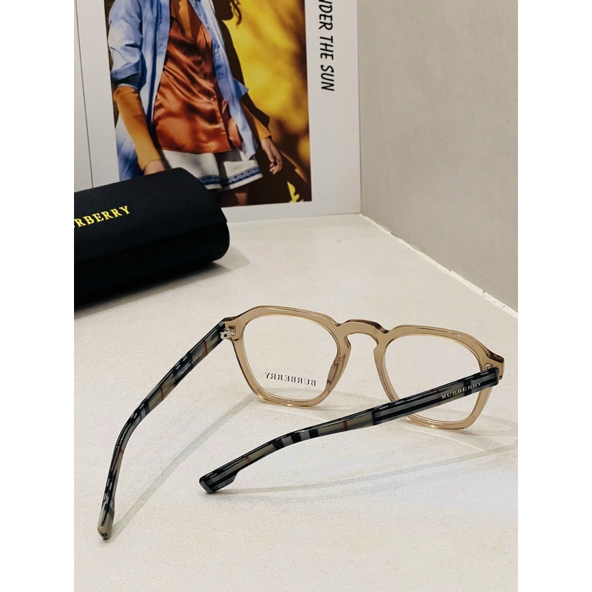 Kính Burberry