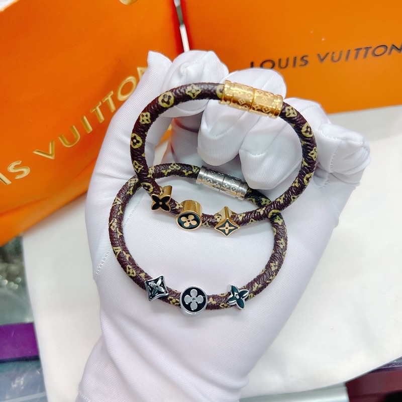 Vòng da titan Lv mạ vàng -trắng ko đen