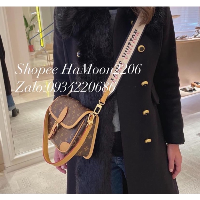 Túi Xách Cao Cấp Hoa Nâu Hót Hít Sz24cm đã về hàng