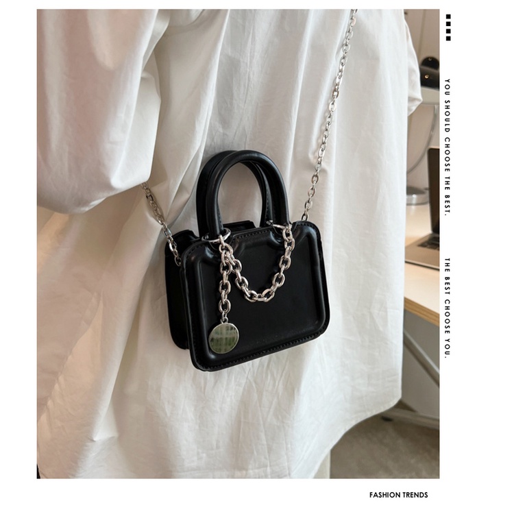 Túi Đeo Vai Phối Dây Xích Thiết Kế Giản Dị Thời Trang