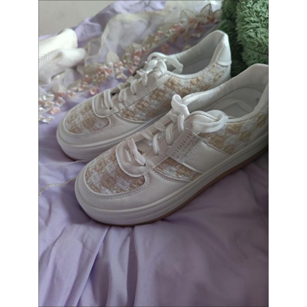 Giày thể thao mẫu mới màu be siêu xinh