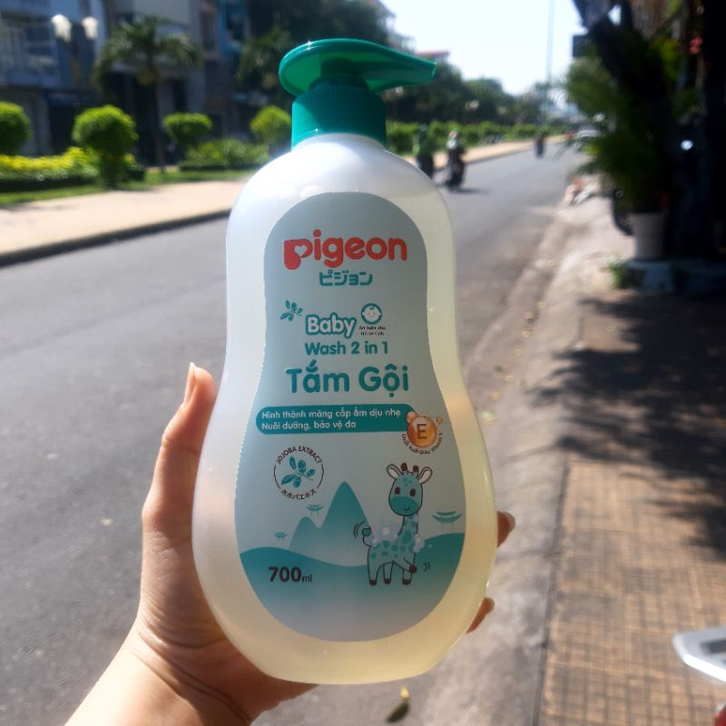 Tắm gội Pigeon 2 in1 hương Jojoba 700 ml (Mẫu mới)