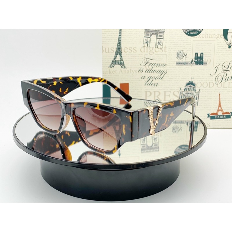 Kính Versace chữ V mix trendy