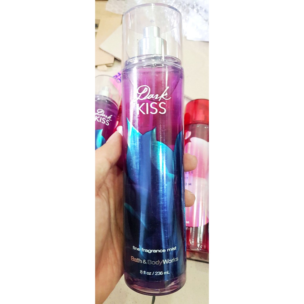 Xịt Toàn Thân Cho Nữ Dark Kiss Bath &amp; Body Works 236ml Từ Mỹ