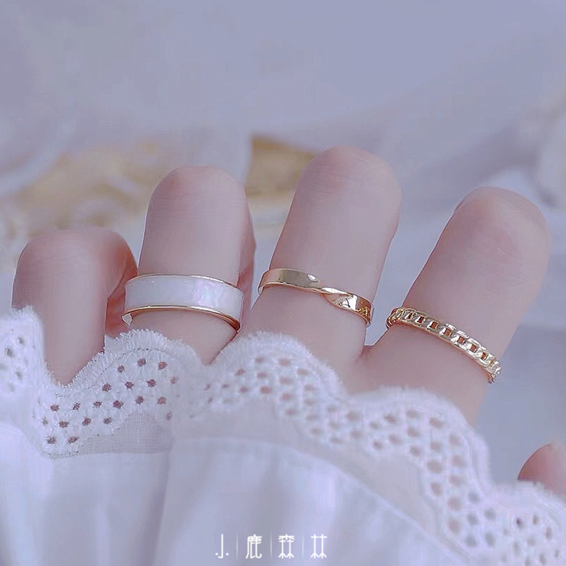 Nhẫn thời trang kiểu dáng trang nhã phong cách retro | BigBuy360 - bigbuy360.vn