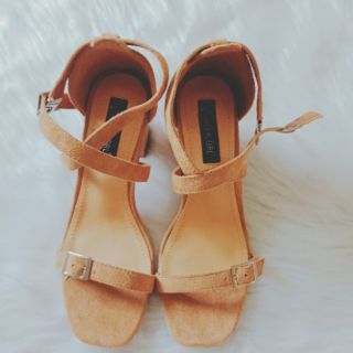 Combo giày cao gót và bệt