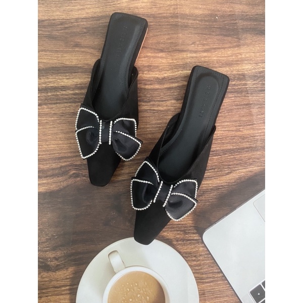 Sục bệt Nơ kết xoàn H2STORE chất xịn , hàng đẹp từng cm.