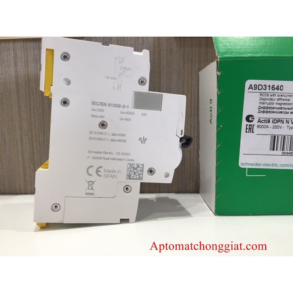 Cầu Dao CAO CẤP Chống Dòng Rò (Chống Giật) RCBO Schneider  2P 30mA (tặng ốp bảo vệ) - Made In Spain