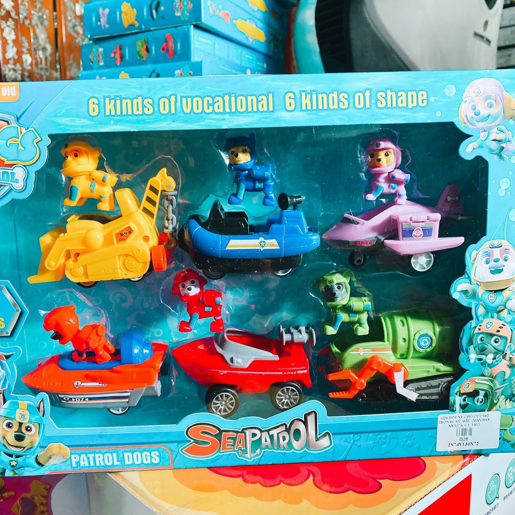 Bộ 9 đội chó cứu hộ cho bé