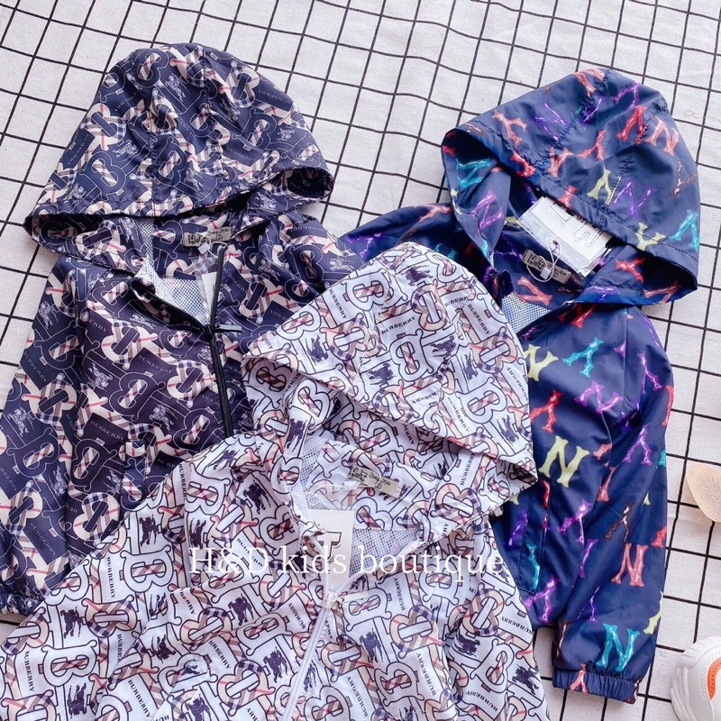Áo gió trẻ em in Burberry và NY sành điệu-forkids shop
