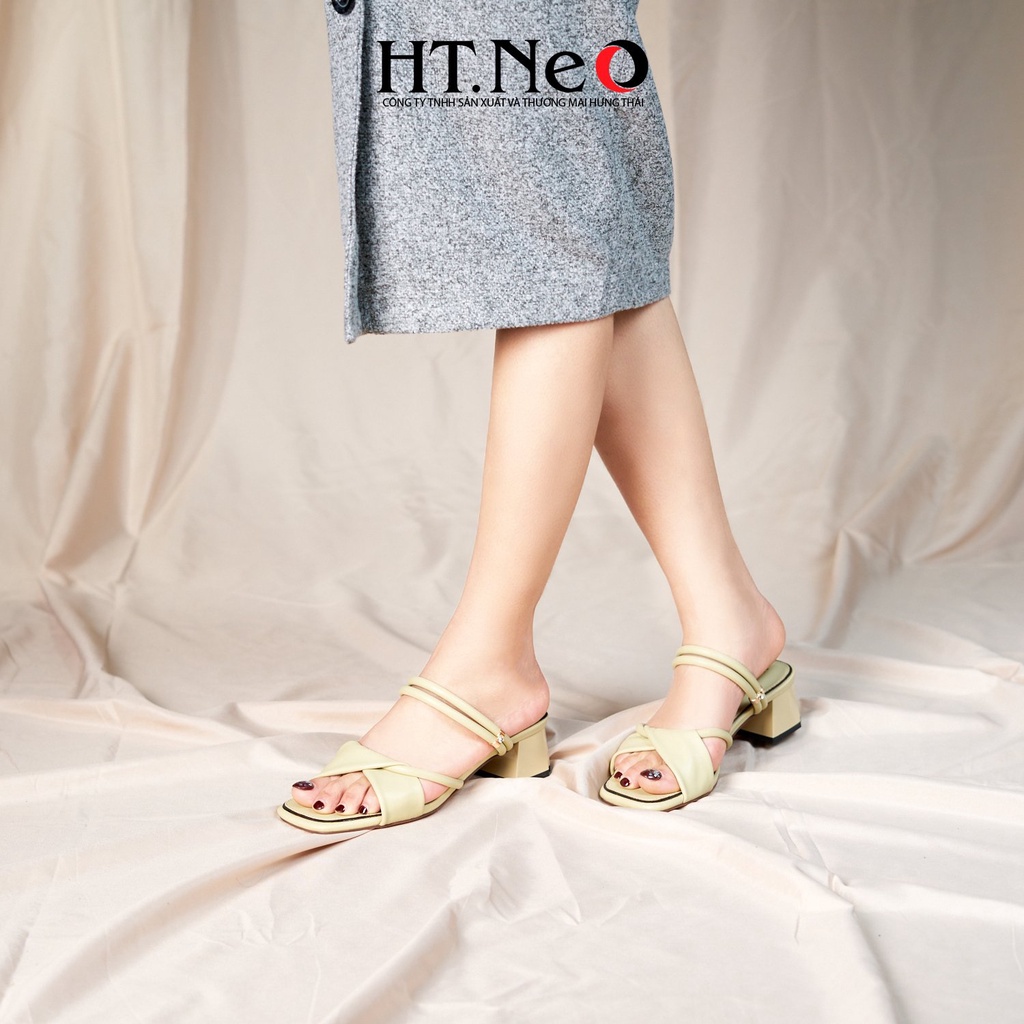 Giày sandal nữ - Dép nữ HT.NEO da mềm mại, đế vuông, thiết kế trẻ trung, thanh lịch phương hướng classic  SDN117