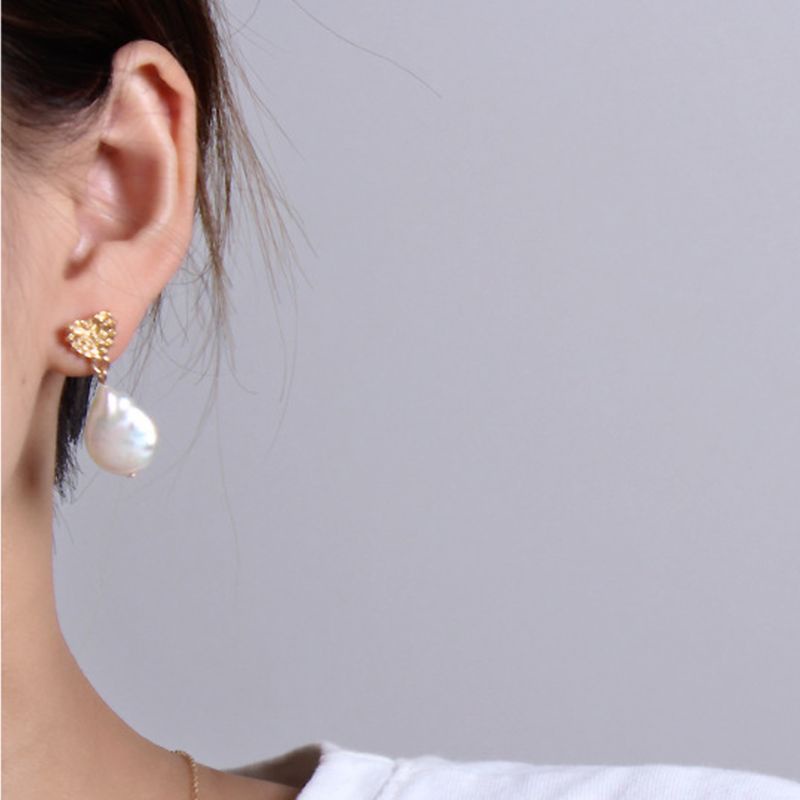 Bông Tai Kim Loại Dáng Dài Hình Trái Tim Đính Ngọc Trai Tự Nhiên Thời Trang Cho Nữ