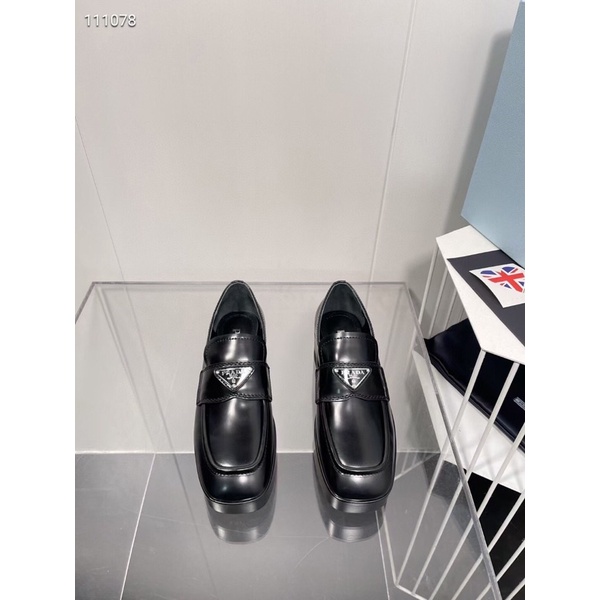 Giày lười nữ da thật logo thương hiệu Prada mẫu mới 2022 cao cấp