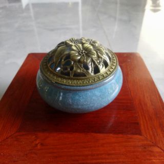 Lư xông trầm bằng sứ