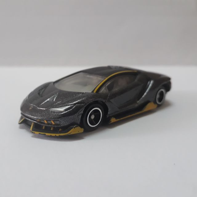 Tomica centenario