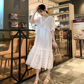 Váy bầu trắng tiểu thư