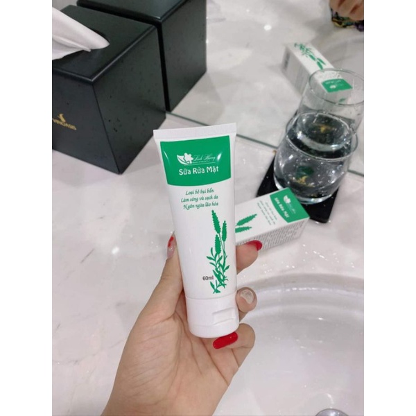 Sữa Rửa Mặt Linh Hương