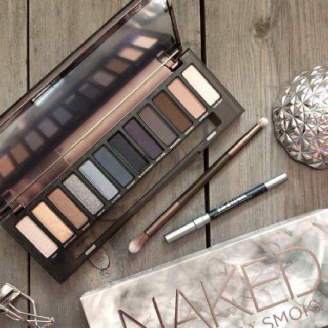 Bảng mắt Naked Smoky