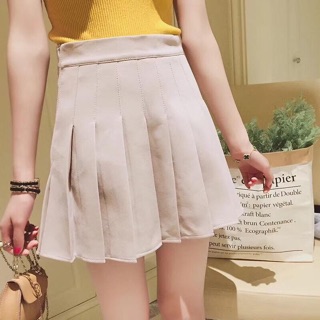 Chân váy xòe xếp ly