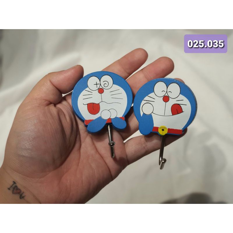 Móc gỗ treo đồ Doraemon Doremon (dán tường)