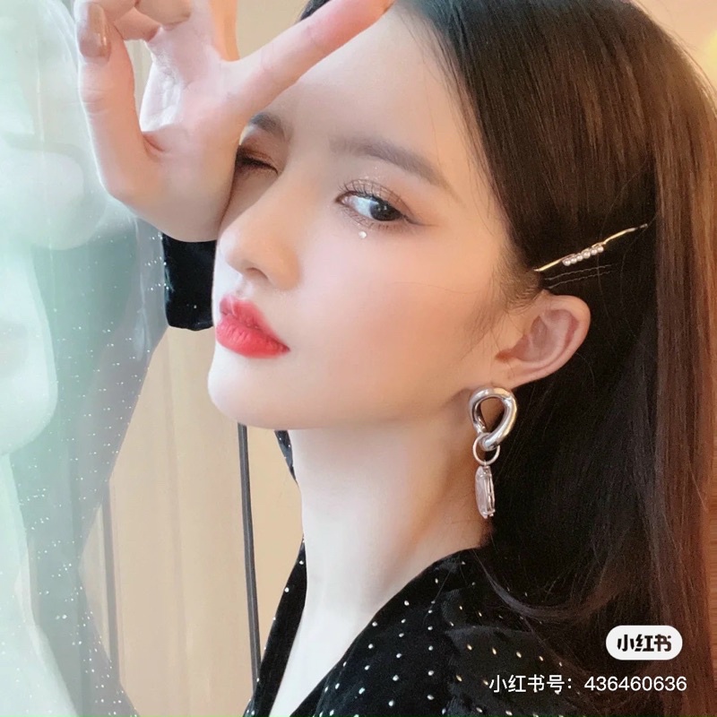 Son dưỡng Givenchy Le Rouge Perfecto màu 303 Warming Red và 302 Solar Red