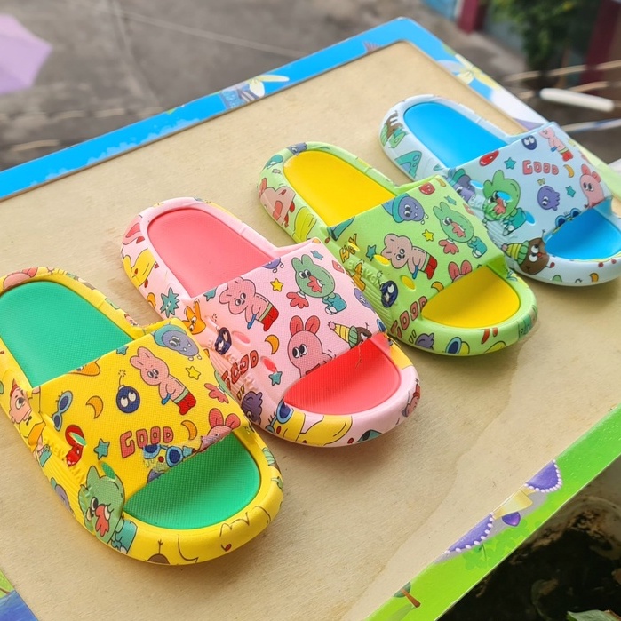 Dép đúc bánh mì cao su siêu mềm cho bé hình thỏ sâu BOOM