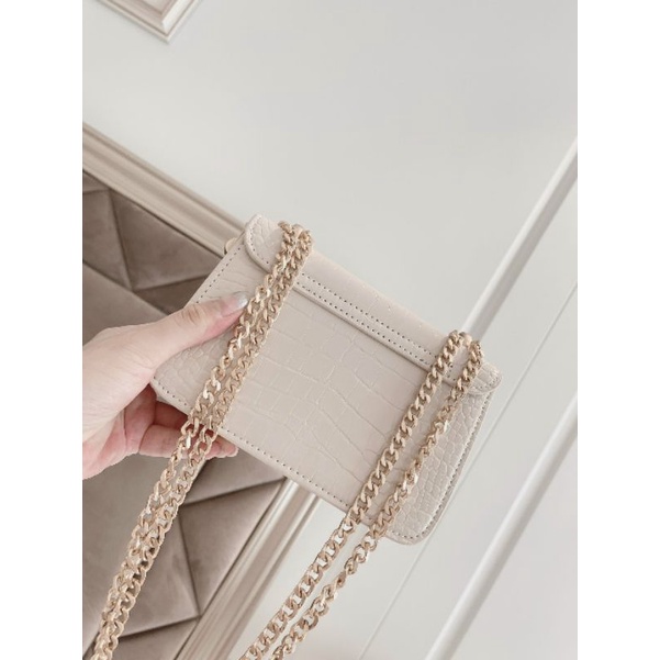 Túi đeo chéo dáng hộp