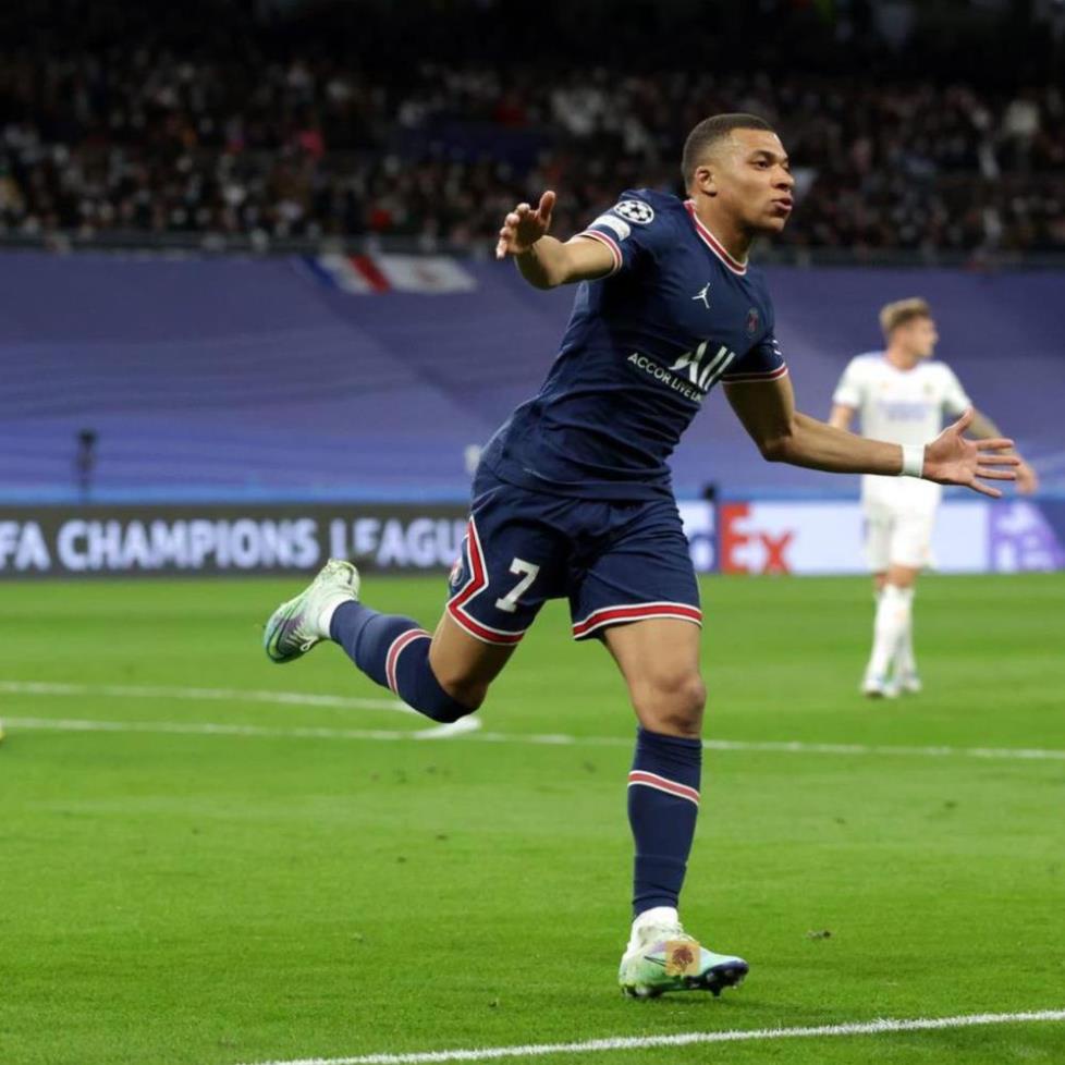 Giày đá bóng nam cổ cao CR7 giày đá banh Mercurial Phiên bản TF trắng xanh MDS 005 cổ cao hỗ trợ khoá cổ chân ; ⚾️