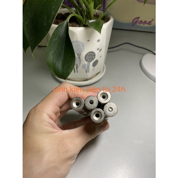 Nam châm 15x3mm có lỗ siêu khỏe