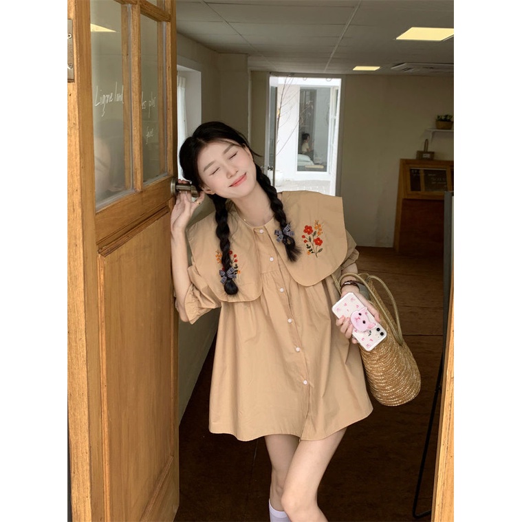 Áo Sơ Mi Ngắn Tay Cổ Búp Bê Họa Tiết Thêu Phong Cách Retro